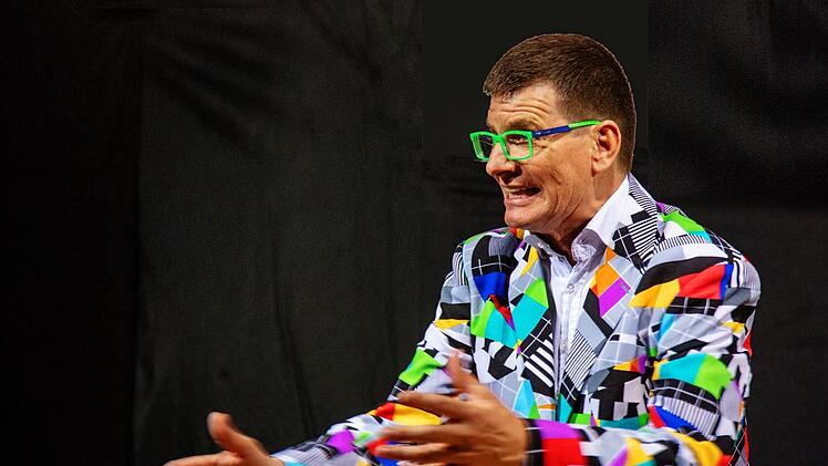 Wer kennt heute noch die Testbilder die ARD und ZDF nach Sendeschluss ausgestrahlt haben. Mac Härder inspirierten sie zu seinem neuen Outfit. Foto: Klaus Gagel