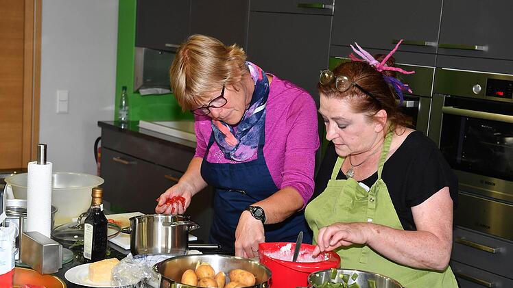 Kochen mit den Gemüsen des Monats - Impressionen vom Kochworkshop im Kulmbacher MupäzFoto: Ronald Rinklef