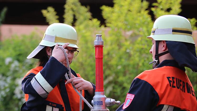 Leistungsprüfung bei der Feuerwehr. Sebastian Schmitt