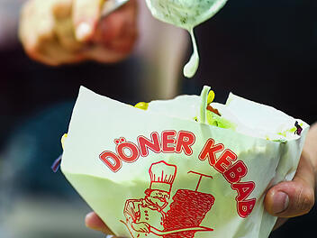 Jahrzehntelanges Rätsel gelöst: Dieser Mann steckt hinter dem Döner-Logo