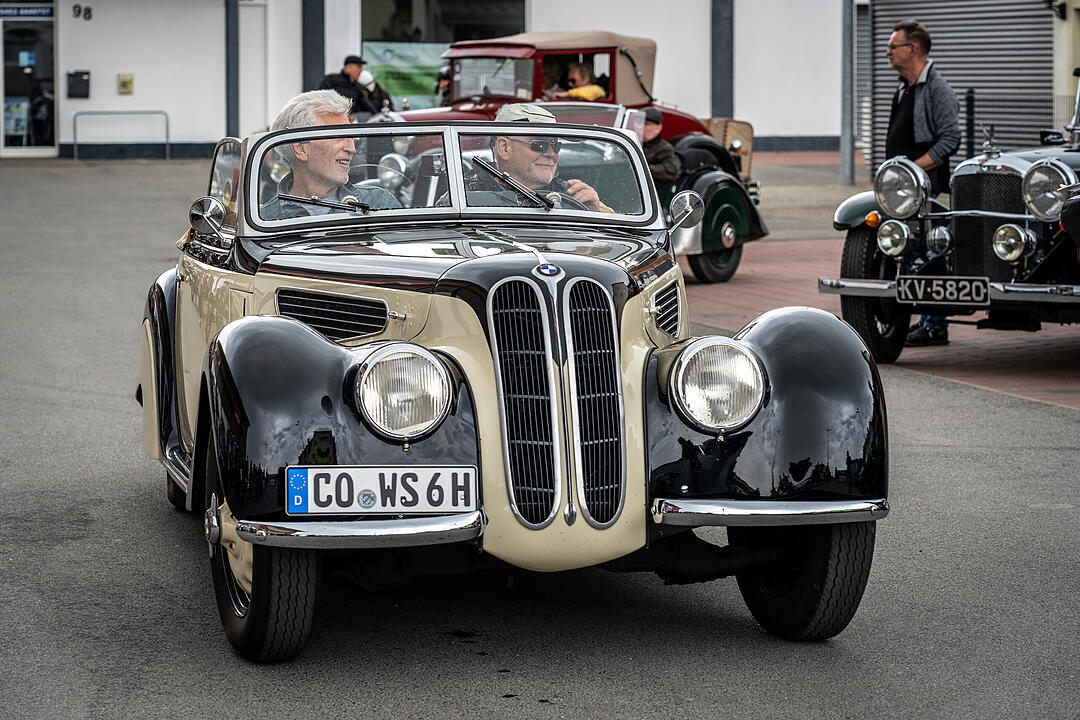 Einzigartige, historische Automobile aus der Vorkriegszeit konnten bewundert werden!
