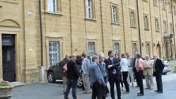 Vertreter von Regierung und Landratsamt beim Ortstermin am Kloster Weißenohe Foto: Petra Malbrich