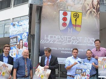 Mit Eifer in der Vorbereitung auf das Herbstfest dabei (von links): Claudio Büttner (Werbung und Plakate), Ralph Bilek, Marco Steiner, Christian Limpert, Michal Knoch und Christoph Franke. Foto: Rainer lutz