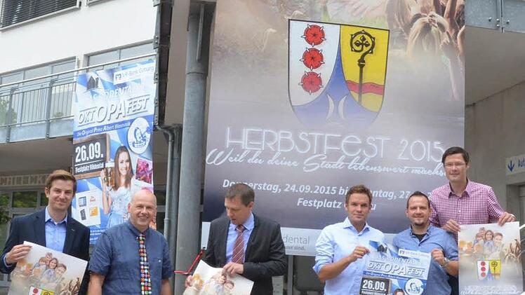 Mit Eifer in der Vorbereitung auf das Herbstfest dabei (von links): Claudio Büttner (Werbung und Plakate), Ralph Bilek, Marco Steiner, Christian Limpert, Michal Knoch und Christoph Franke. Foto: Rainer lutz