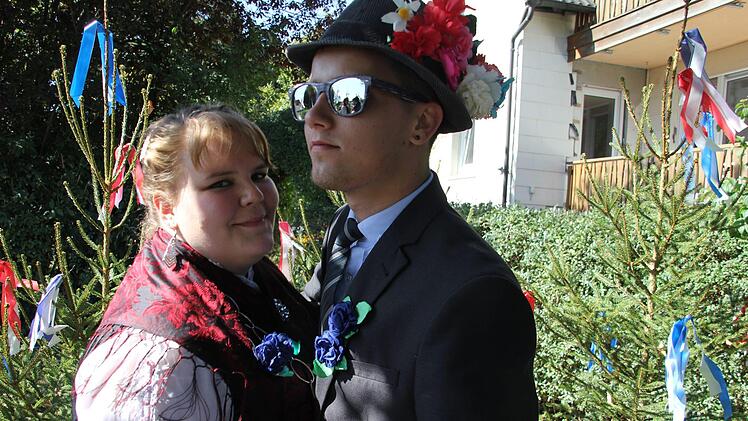 Umzug und Plantanz: Brauchtum wird in Kehlbach groß geschrieben. Wir zeigen Impressionen von der Trachtenkirchweih 2018. Foto: Veronika Schadeck