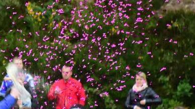 Konfetti-Regen für den FC Rottershausen.  Foto: Anand Anders
