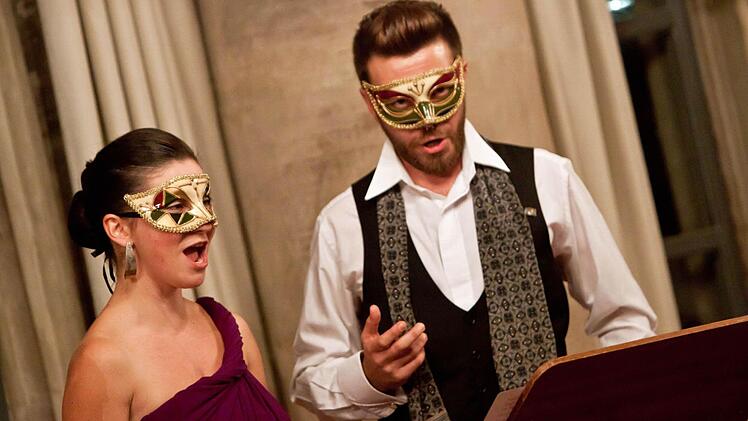 Das "Ensemble Karsanat" bei seinem Gastpiel im ehemaligen Refkrotium des einstigen Klosters MönchrödenFoto: Jochen Berger