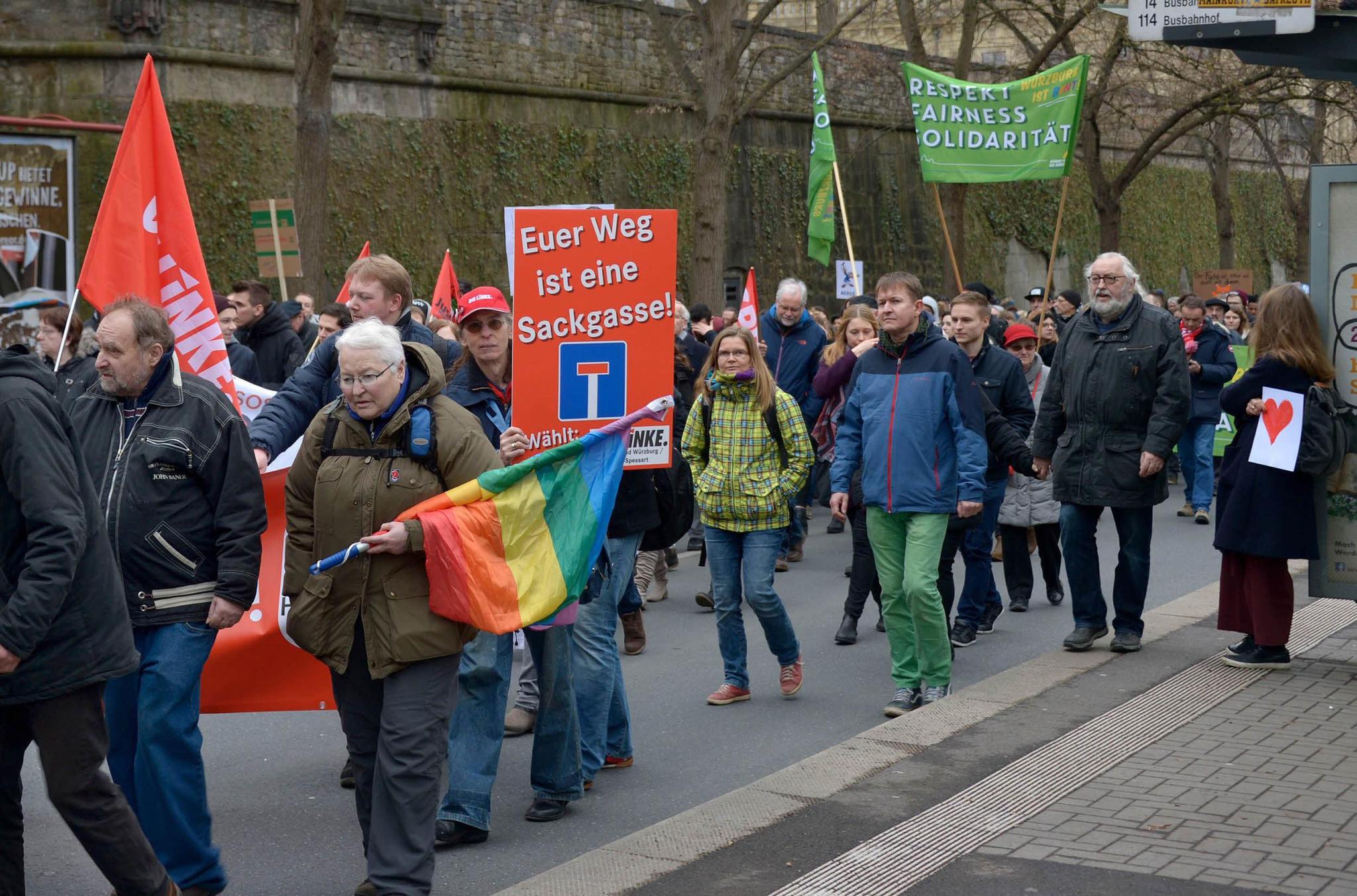 2500 Menschen demonstrieren in Würzburg gegen Rechts