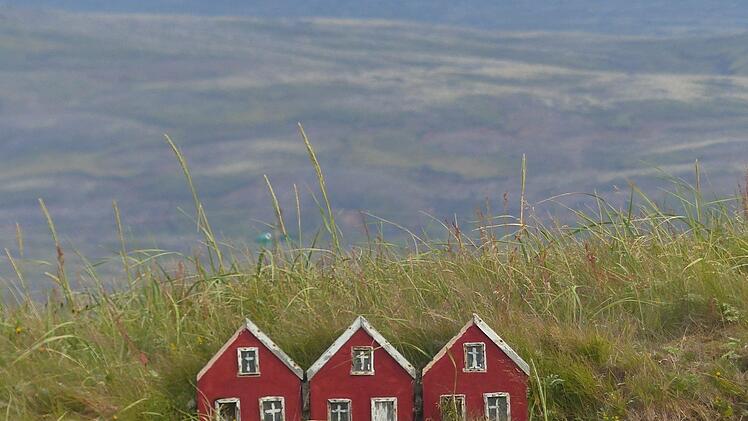 &Ouml;fter stehen solche H&auml;uschen in der Landschaft - ob man damit die Trolle bes&auml;nftigen will? Foto: privat