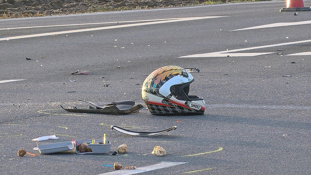 Verkehrsunfall auf der B19 in Unterfranken - 18-jähriger Motorradfahrer schwer verletzt