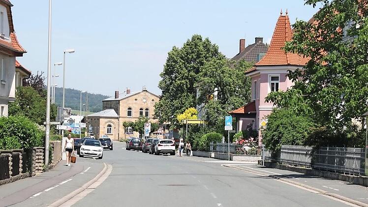 Im nächsten Jahr wird mit der Sanierung der beiden letzten Teilstücke der Bahnhofstraße begonnen.