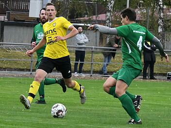 Steht unmittelbar vor einem Comeback: Cedric Werner (links) vom FC Thulba. Foto: Hopf