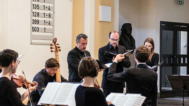 Das "Ensemble 1684" aus Leipzig unter der Leitung von Gregor Meyer gastierte in der Coburger Morizkirche. Foto: Jochen Berger