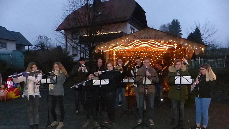 Der Musikverein Marktleugast spielte adventliche Klänge.