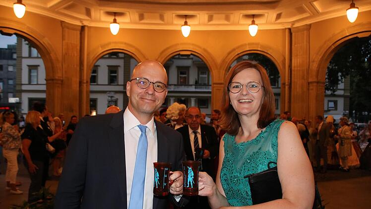 Für OB Dirk Vogel war der Rakoczyball 2022 eine Premiere, Kurdirektorin Sylvie Thormann war heuer bereits zum dritten Mal zu Gast. Foto: Ralf Ruppert