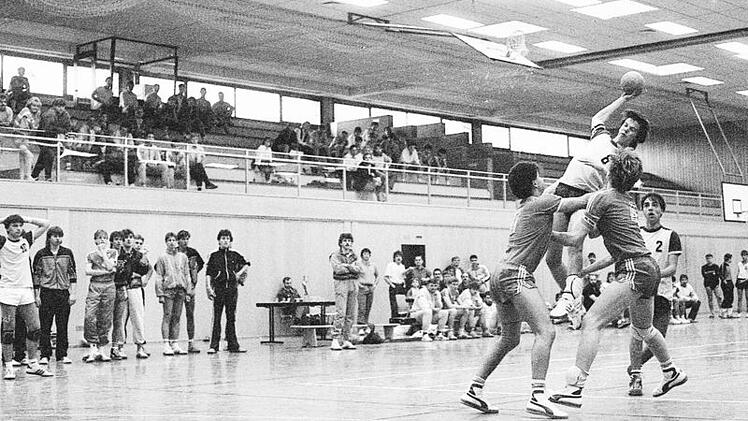 Guter Handball-Sport wurde geboten bei den Jubiläums-Turnieren des TV/DJK Hammelburg.