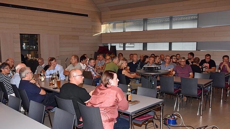 Rund 50 Bürger besuchten die Bürgerversammlung in Wonfurt.