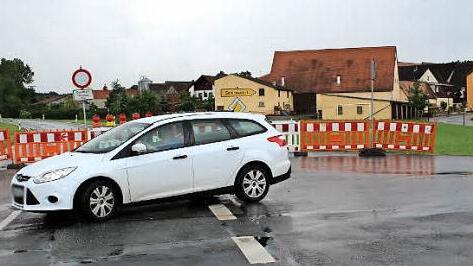 Am Ortsrand von Schirnsdorf beginnt die Sperrung. Foto: Evi Seeger