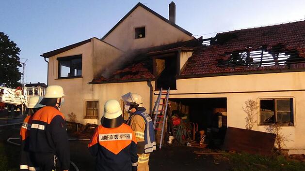 In dem Nebengeb&auml;ude brach offensichtlich der Brand aus. Christian Licha