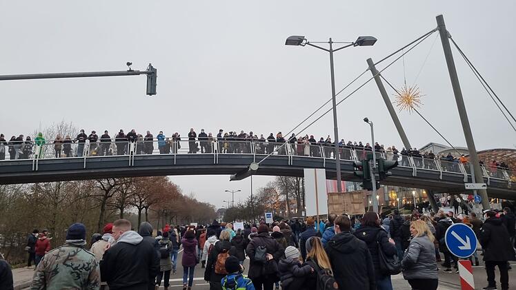 Mobile Demonstration mit 4200 Teilnehmern in Ansbach