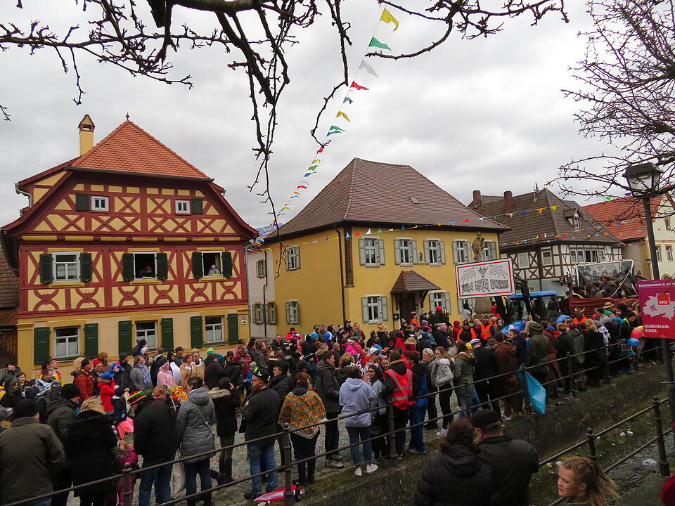 43 Gruppen beteiligten sich am Kleukheimer Faschingszug.