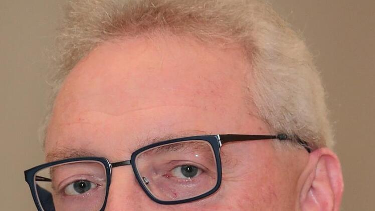 "Ein neues Feuerwehrhaus kann man vielleicht in zehn Jahren anpeilen", sagte Bürgermeister Harald Hübner (CSU).  Foto: Matthais Hoch