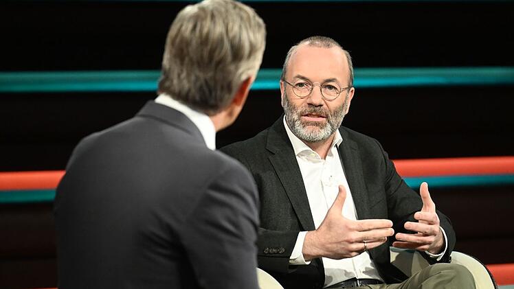 "Ist das eine Überraschung, dass man das, was man verspricht, auch versucht, anschließend umzusetzen?", fragte CSU-Vize Manfred Weber.