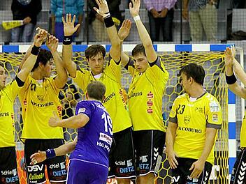 Die HSC-Handballer wollen sich in Auerbach kompakt präsentieren und dem Gegner nur wenig Lücken lassen. Foto: Albert Höchstädter