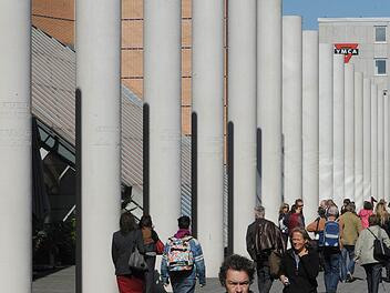 Seit 20 Jahren ist die "Straße der Menschenrechte" mehr als nur eine Verbindung zur Altstadt der Frankenmetropole. Foto: Archiv/epd