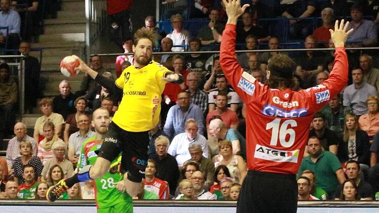 Steffen Coßbau machte in seiner Heimat Magdeburg ein starkes Spiel, leistete sich bei fünf Würfen keinen einzigen Fehlversuch.  Foto: Iris Bilek