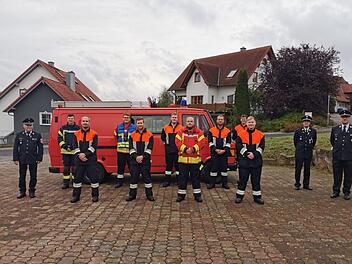 Zwölf Feuerwehrmänner aus Modlos haben erst geübt und dann ihre Leistungsabzeichen erfolgreich bestanden. Foto: Jürgen müller