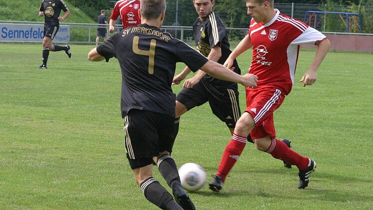 Christian Ammon (rechts) erzielte den Ausgleich für den TVE.