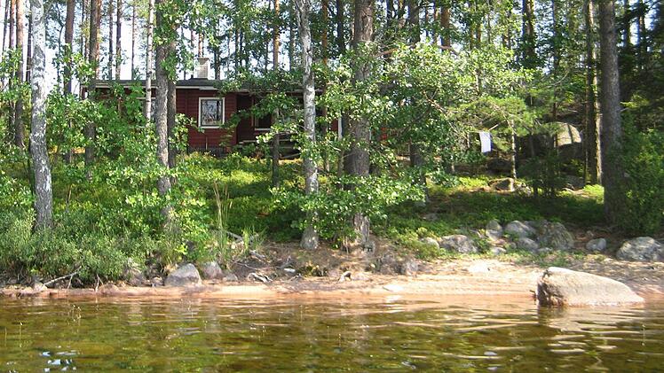 "Mökki" nennen die Finnen ihre Sommerhäuschen, in denen sie ihren Urlaub verbringen. Foto: Suvi Leitner