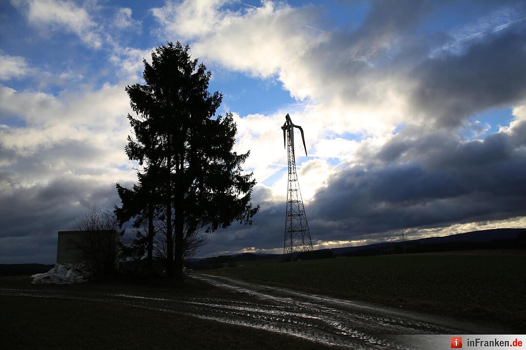 Unwetter über Franken - Böe knickt Rotorblatt ab