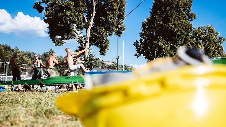 Der Aufbau beim Freischießen läuft. Foto: Marian Hamacher