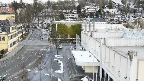 Während der Umbauzeit könnte das Landestheater in die Angersporthalle (rechts) ausweichen. Die Brache Alexandrinenstraße 5 (am Ende der Straße zu erkennen) würde Standort des neuen Kinderhauses.