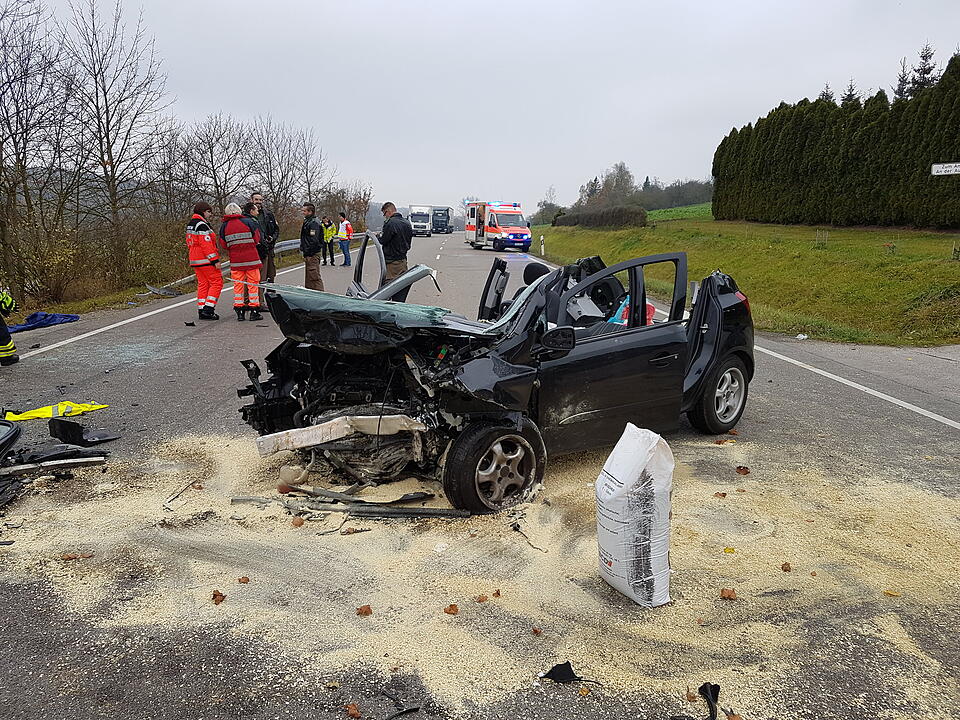 Ansbach: Frontalcrash - zwei Schwerverletzte