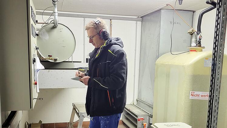 Kitzingen: Licht aus im Landratsamt &ndash; Notstromaggregat erfolgreich getestet