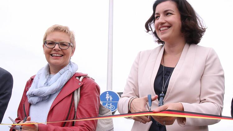Die Bundestagsabgeordneten Sabine Dittmar (links, SPD) und Dorothee Bär (CSU). Foto: Markus Klein