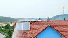 Das Feuer wird gelöscht.