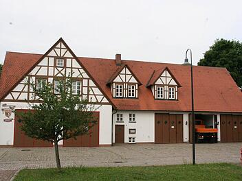 Das Igensdorfer Feuerwehrhaus wird derzeit schon umgebaut. Foto: fra-press