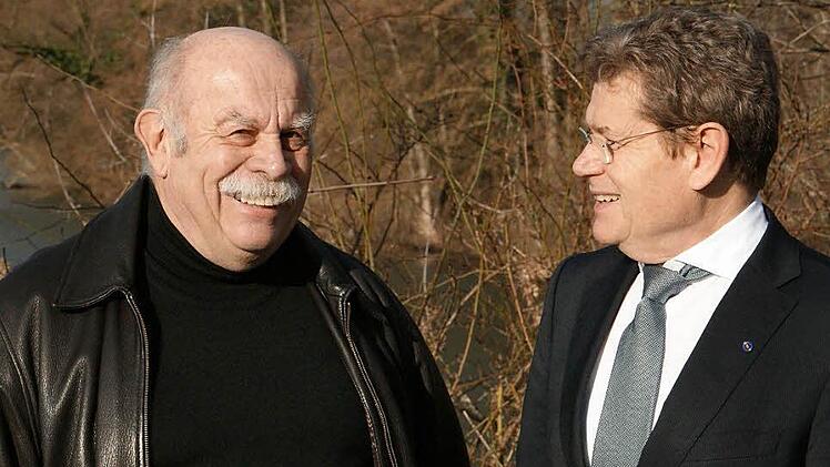 Zum Politischen Aschermittwoch empfing der Eltmanner SPD-Ortsvorsitzende Hans-Georg Häfner (links) den früheren Würzburger Oberbürgermeister Georg Rosenthal, der Regionalsprecher für Unterfranken in der Landtagsfraktion der SPD ist.  Foto: Sabine Weinbeer