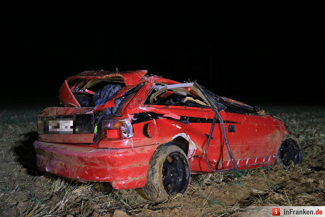 Opel überschlägt sich bei Königsfeld