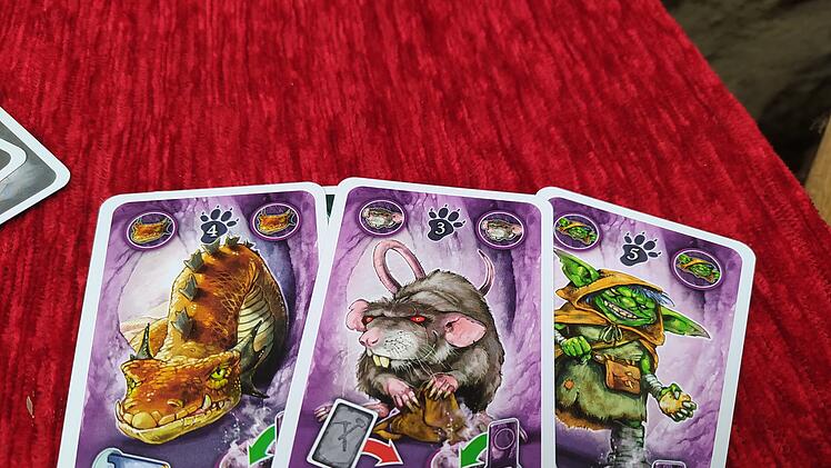 Spiele-Test Saboteur-The Dark Cave: kartenbasiertes Tunnel-Legespiel mit Fantasy-Setting