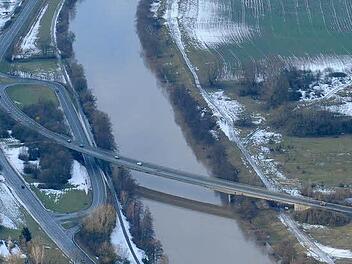 Die Nachfolgebrücke soll ein kleines Stück zum unteren Bildrand hin versetzt gebaut werden.Foto: Ronald Rinklef