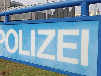 Mit einer ungew&ouml;hnlichen Form des Widerstands hatten es Polizeibeamte am Samstag in Erlangen zu tun. Symbolbild: Matthias Hoch