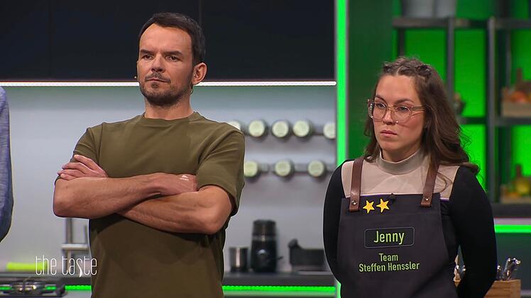 Zuletzt lief es richtig gut für Kandidatin Jenny. Doch diesmal misslingt ihr ein Steinbutt-Löffel. Der Schützling von Steffen Henssler steht plötzlich auf der Abschussliste ...