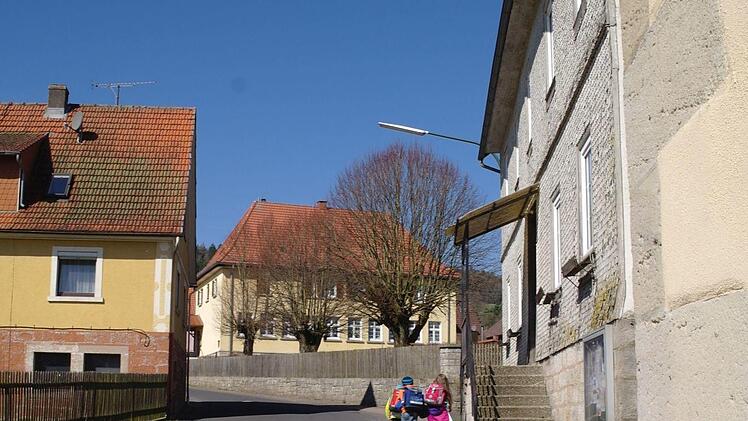 Sollte gemäß dem errechneten Bedarf gebucht werden, findet die Schulkindbetreuung nicht mehr im Kothener Kindergarten statt, sondern in der Grundschule in Motten. Sollten die Überlegungen von Bürgermeister Jochen Vogel realisiert werden, wird der Kothener Kindergarten nach Motten ins Josefsheim umziehen.  Foto: Stephanie Elm