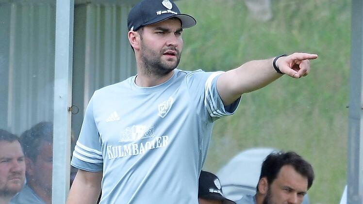 Wohin geht es für den SSV Kasendorf? Trainer Christoph Wächter will sich mit seiner Mannschaft natürlich gerne nach oben orientieren.  Foto: Peter Mularczyk