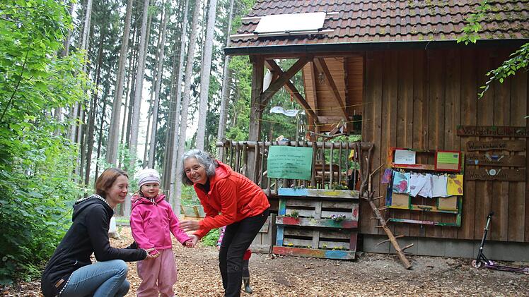Die Freude war groß - bei Eltern, Kindern und Erziehern. Foto: Sabine Memmel